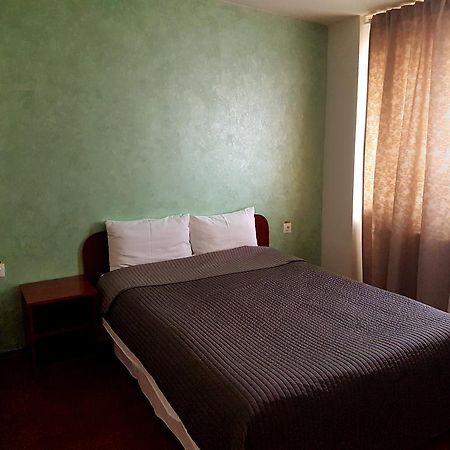 Hotel Mic Bucarest Esterno foto