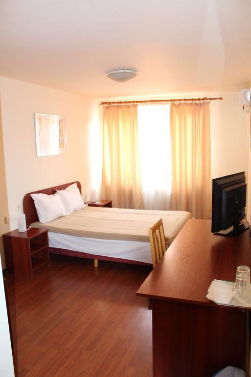 Hotel Mic Bucarest Esterno foto