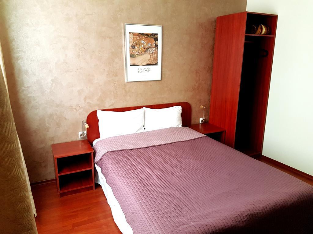 Hotel Mic Bucarest Esterno foto