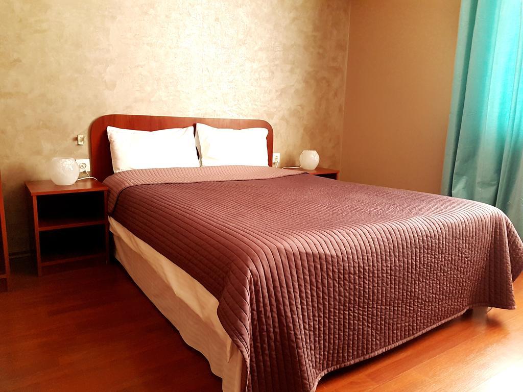 Hotel Mic Bucarest Esterno foto