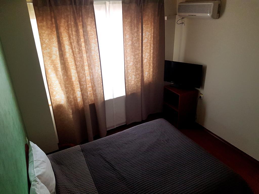 Hotel Mic Bucarest Esterno foto