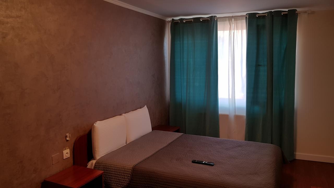 Hotel Mic Bucarest Esterno foto