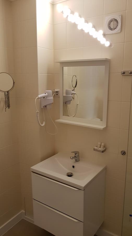 Hotel Mic Bucarest Esterno foto